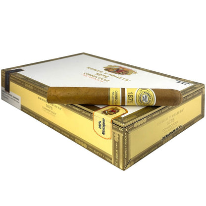 Romeo y Julieta 1875 Connecticut Nicaragua premium cigars in a box, showcasing the packaging and cigars with a dark and elegant design.