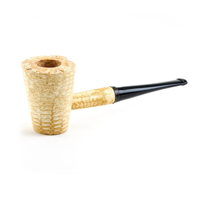 Missouri Meerschaum Mark Twain pipe, a straight corn cob pipe with a natural finish, designed for smooth tobacco smoking.